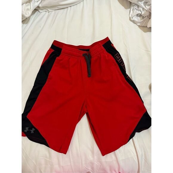Under Armour boys sports shorts size YXL - Picture 1 of 2